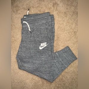 Nike cropped sweatpants